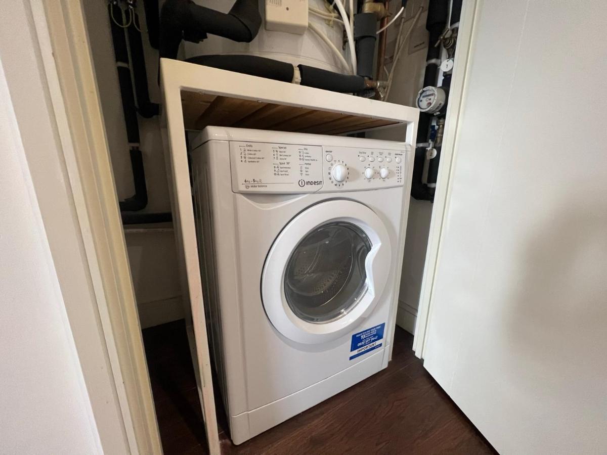 Apartament Modern 2br 2ba Wparking Sleeps 6 Comfortably