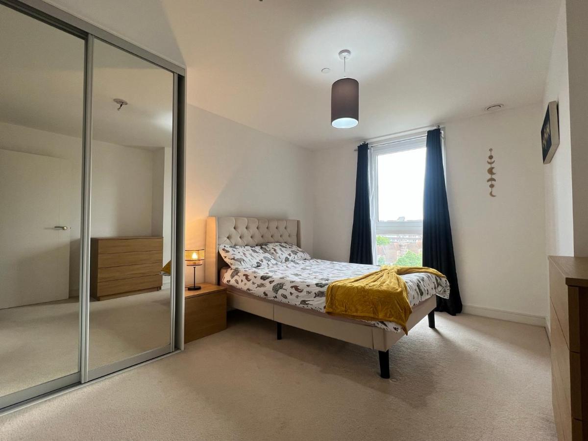 Apartament Modern 2br 2ba Wparking Sleeps 6 Comfortably
