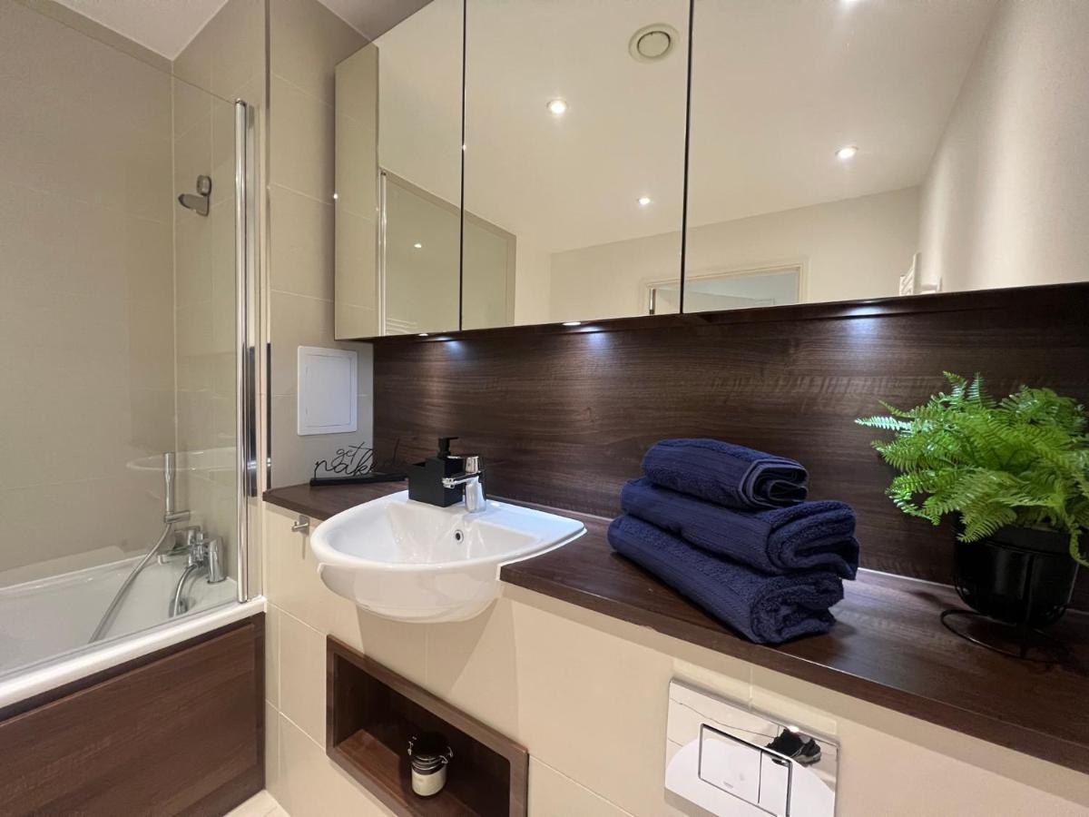 Apartament Modern 2br 2ba Wparking Sleeps 6 Comfortably *