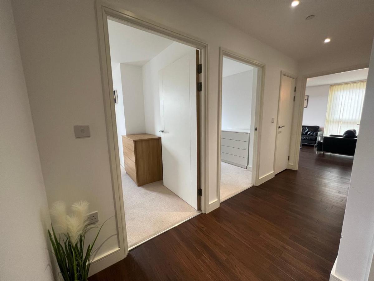 Modern 2br 2ba Wparking Sleeps 6 Comfortably Apartament